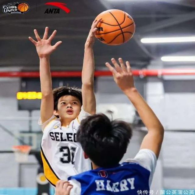 阿卡与蒙卡复出备战全新赛季